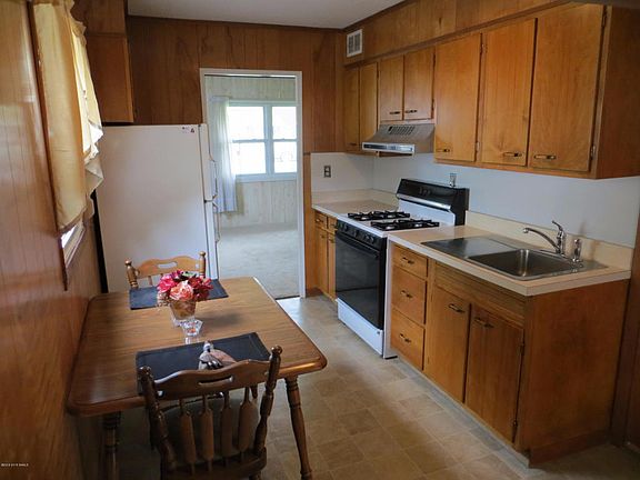 3rd image of 23 Prospect Dr
