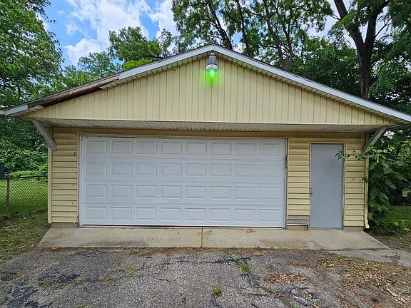 5th image of 111 S Cooper Ct