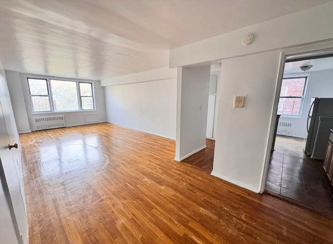 2170 University Avenue 6R