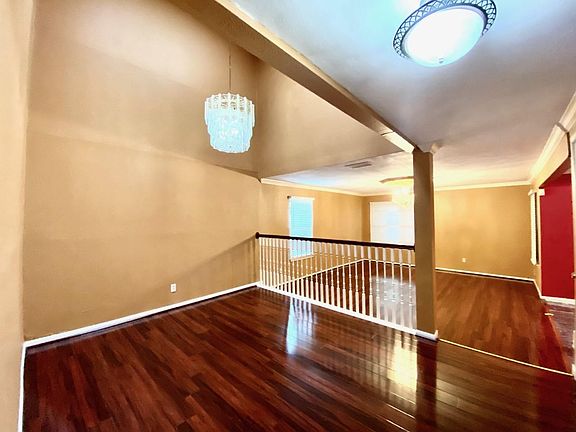 3rd image of 12823 Carvel Ln