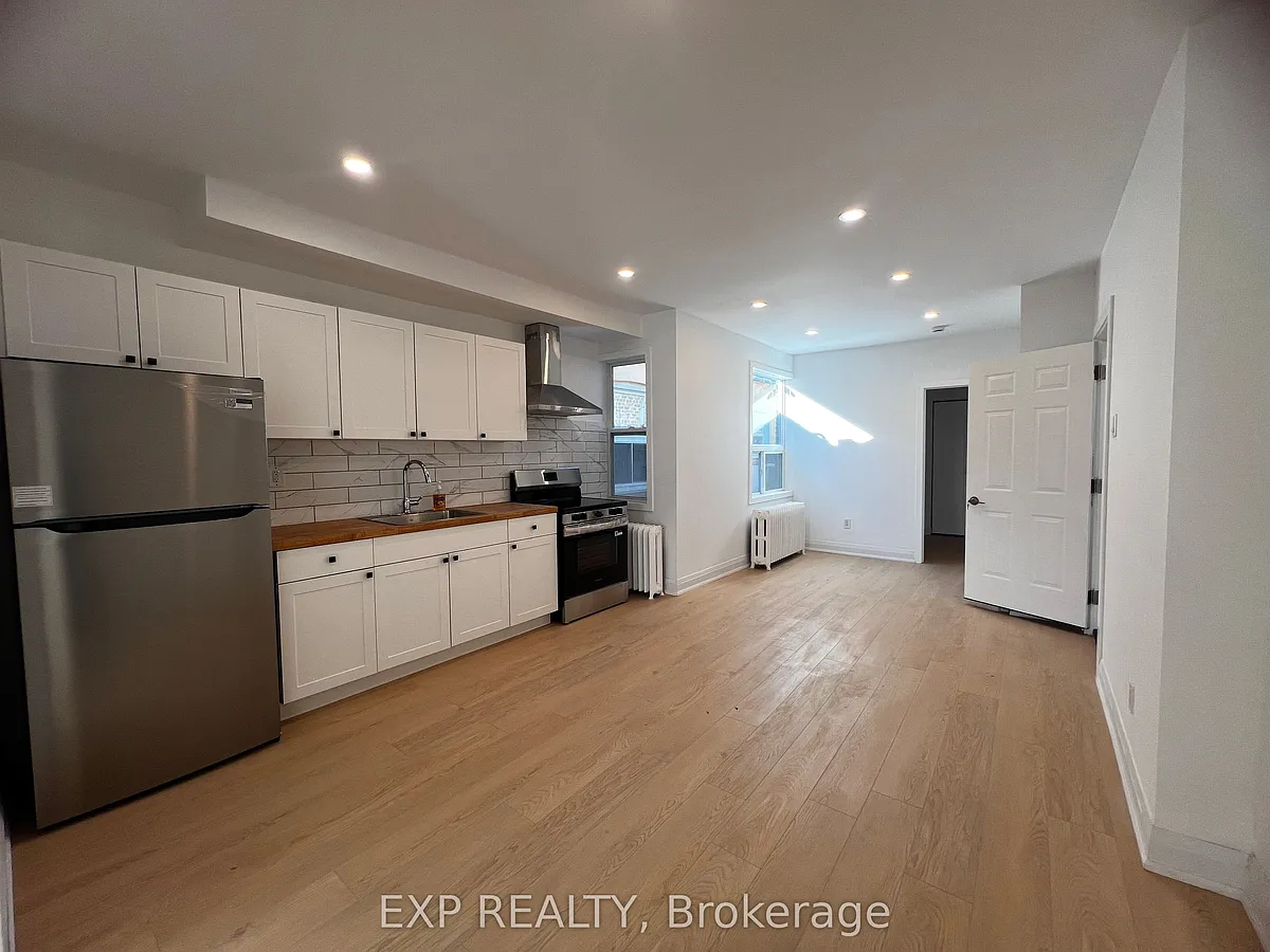 Building Photo - 804A Saint Clair Ave W #101