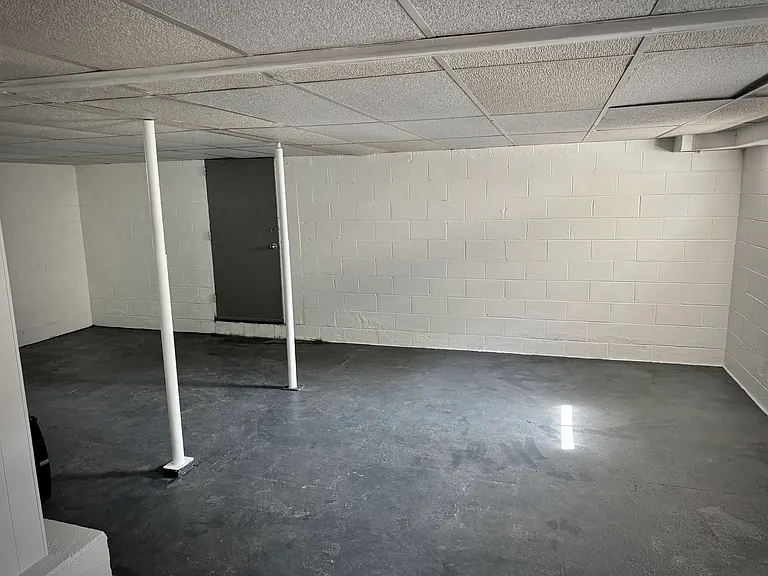 6 Washington Ave — Photo 40
