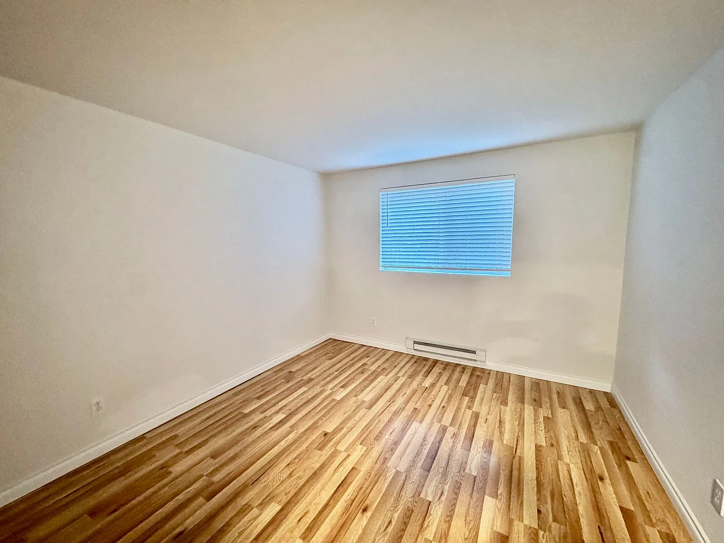 Kirkland Condo — Photo 2