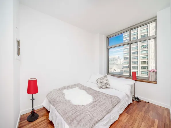 188 East 64th Street image 7 of 8