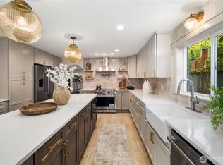 1643 N 200th St, Seattle, WA 98133