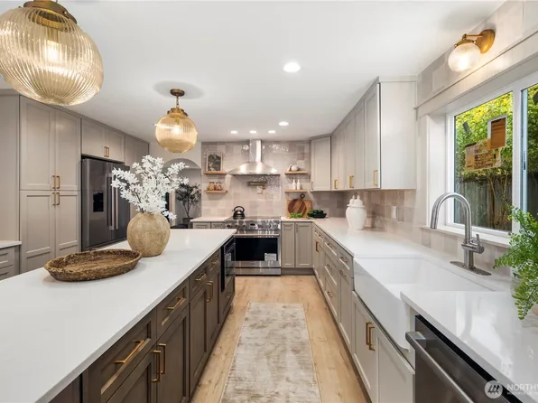 1643 N 200th Street, Shoreline, WA 98133