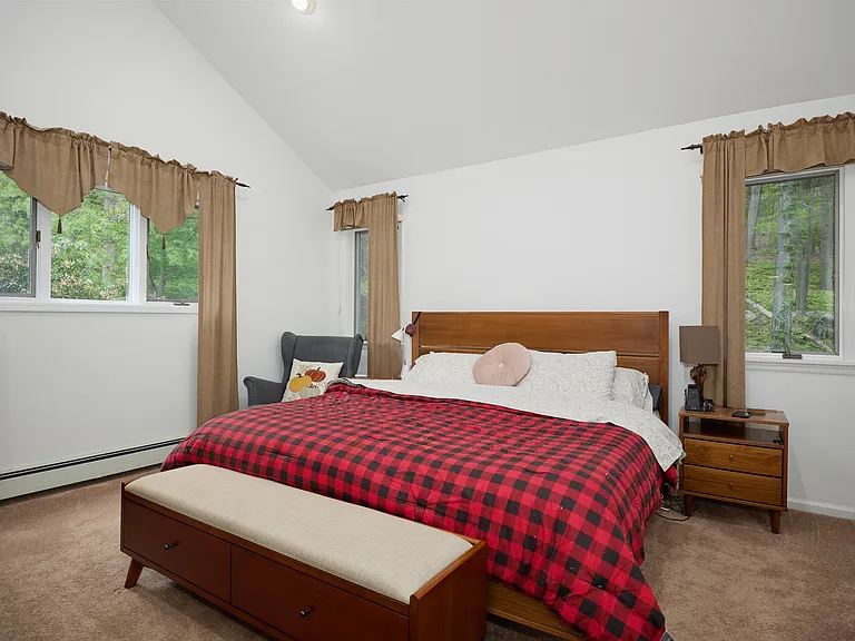 34 Maple Brook Rd — Photo 16