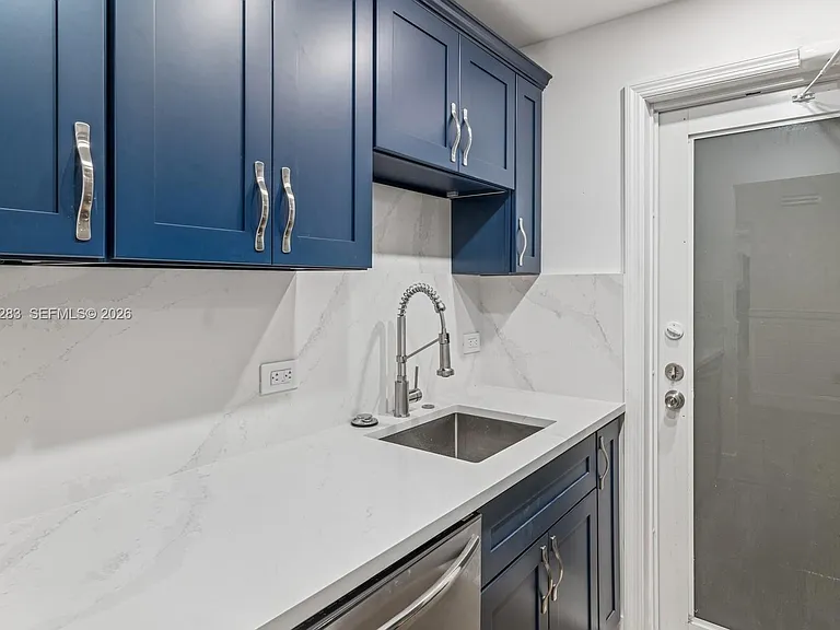 255 Sunrise Dr #107 — Photo 11