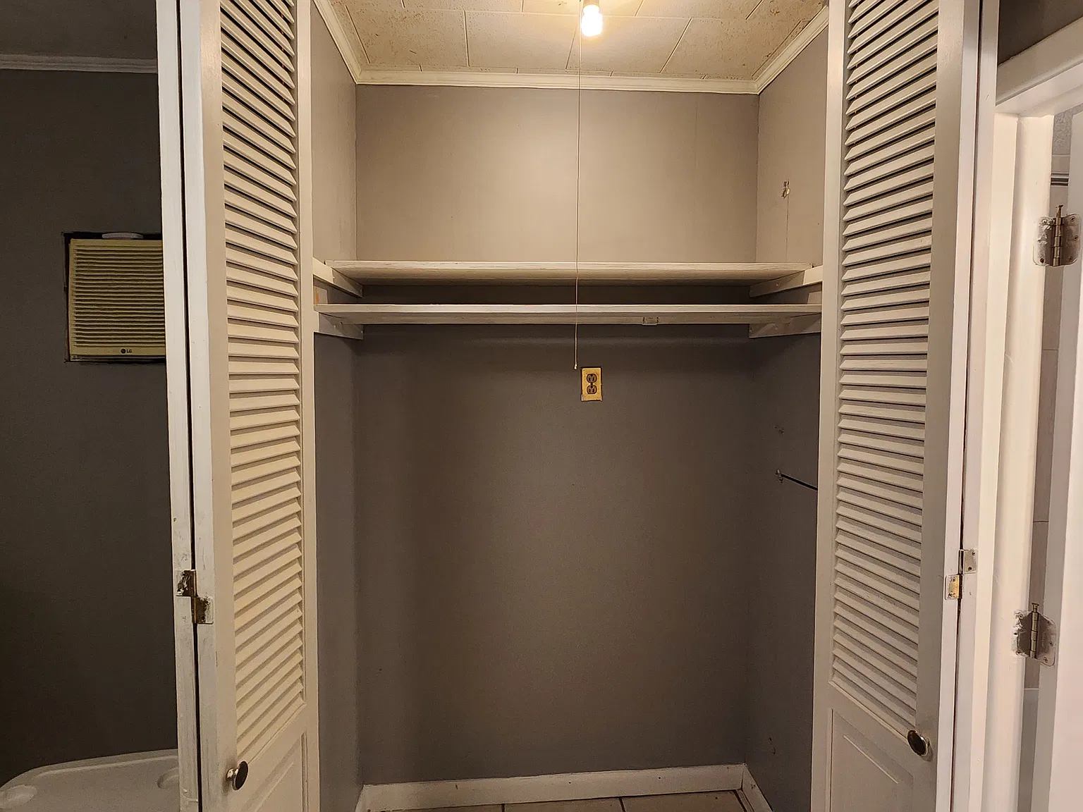 Studio, 350 sqft, $975 — Photo 4