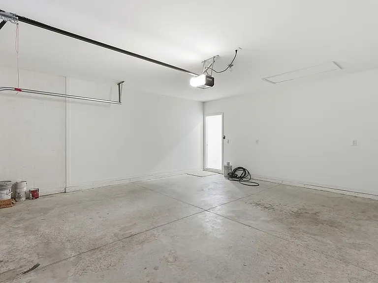 1433 Princess Tree Ct — Photo 32