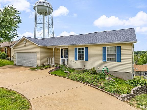 2nd image of 1553 Scenic Dr