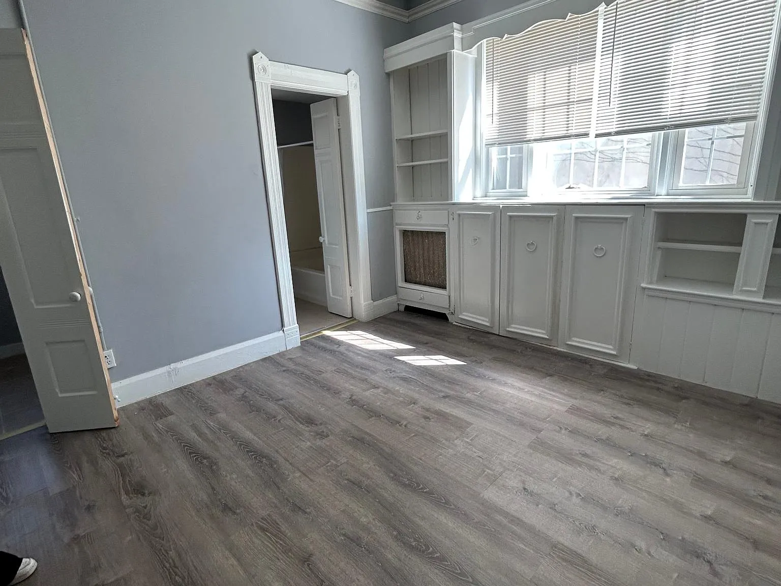Studio, $1,300 — Photo 1