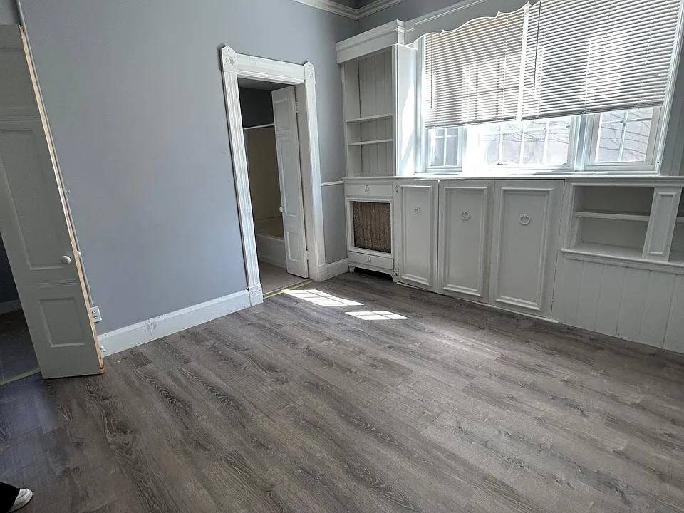 48 William St #6