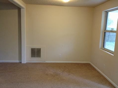 3rd image of 8223 Circle St S