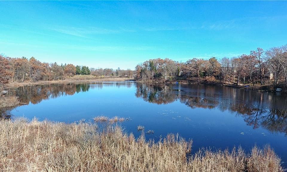 1st image of 8211 Pine Lake Dr