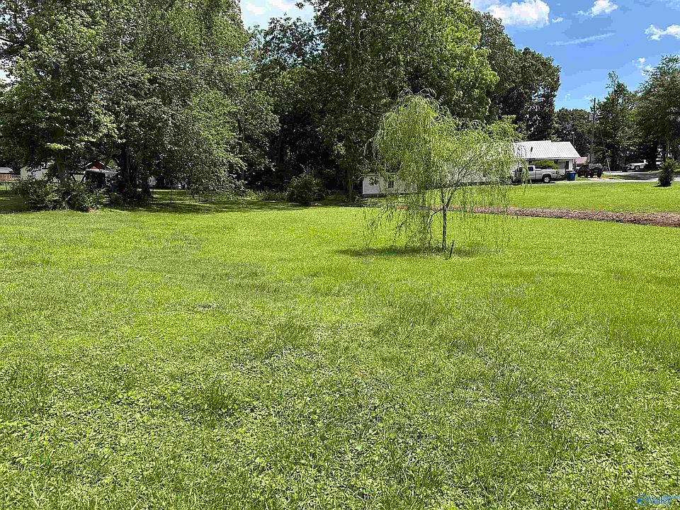1st image of 33 Of An Acre Martin Ave