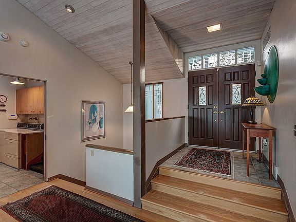 4th image of 120 Highland Dr