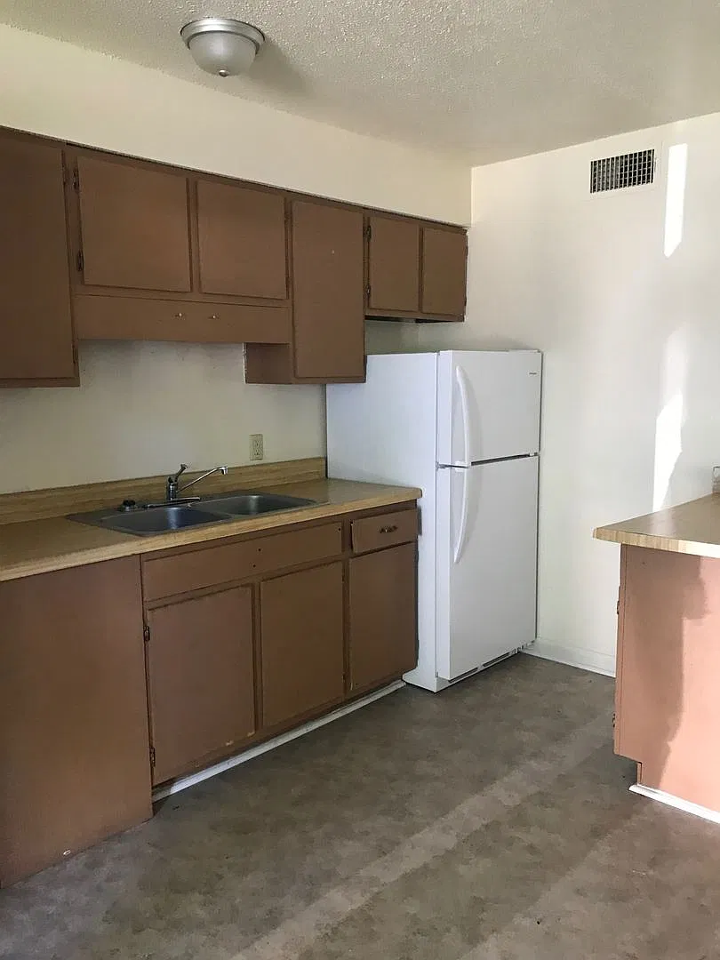 1901 41st Avenue Apartments — Photo 2