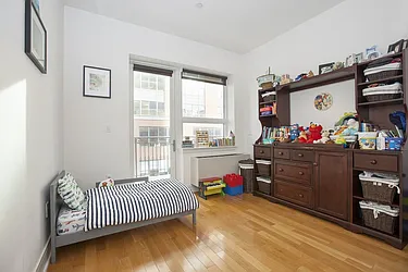 Rented by Space Marketing Shop