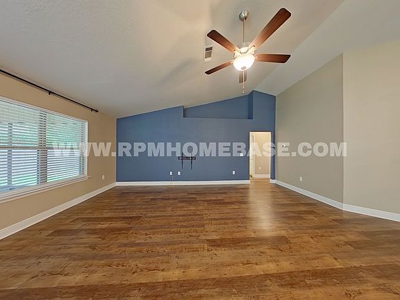 4th image of 5820 Crestlake Dr