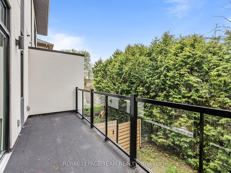 498 Wentworth Ave — Photo 15