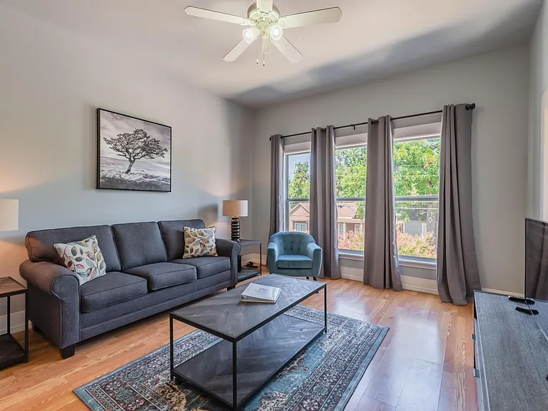 708 Marshall St #B — Photo 6
