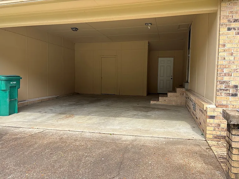 81 Royal Oaks Pl — Photo 14