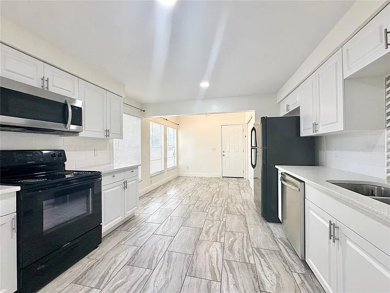 122 S Bulova Dr — Photo 5