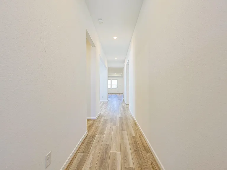 21510 Banpo Bend Dr — Photo 4