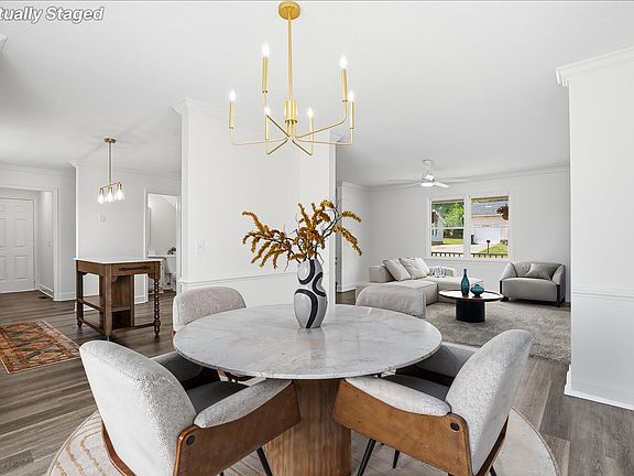 5th image of 1 Green Ridge Pl