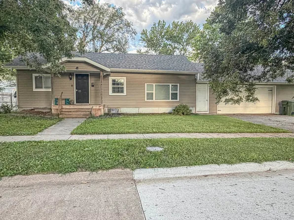 2006 12th Ave, Kearney, NE 68845