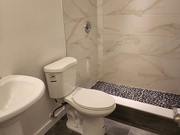 5th image of 9203 NW 38th Dr APT 3