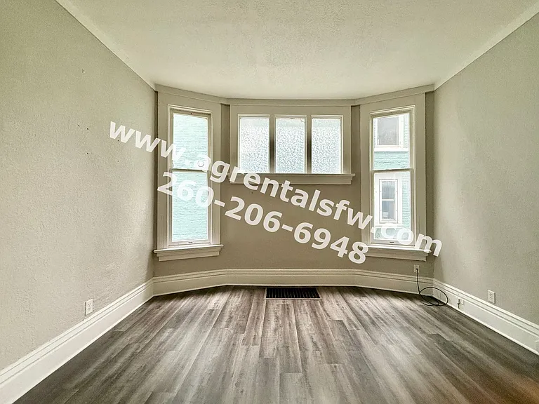 1302 W Washington Blvd — Photo 3