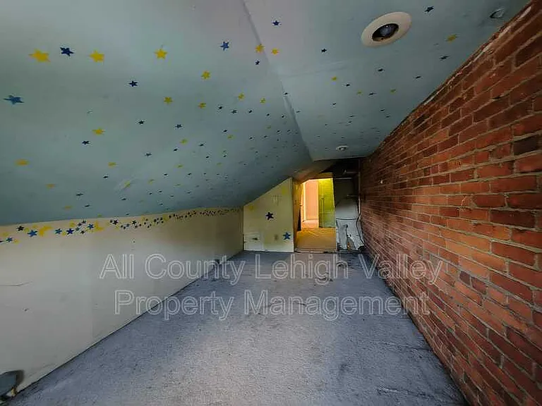 427 W Berwick St — Photo 11