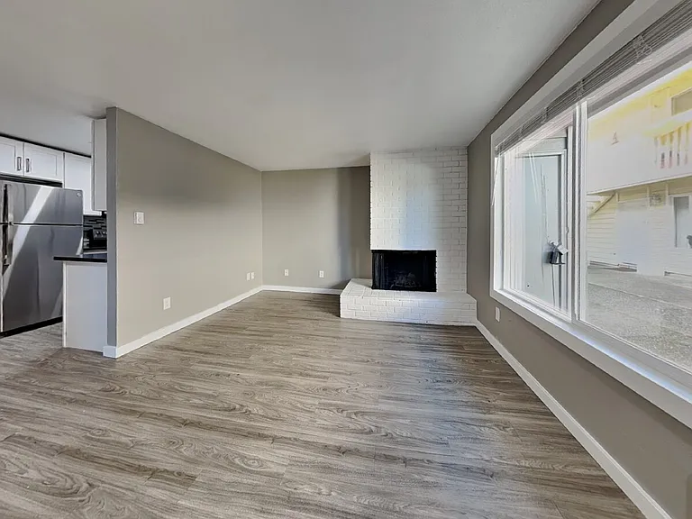 1105 S Woodlawn St #1 — Photo 30
