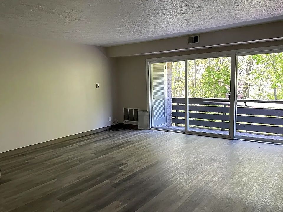 1st image of 100 Penn Pleasant Dr #3