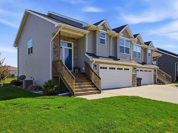 2nd image of 252 Sierra Park Dr