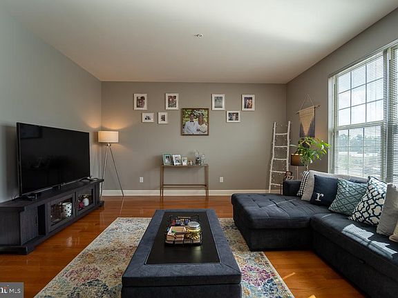 4th image of 50 Bowman Dr