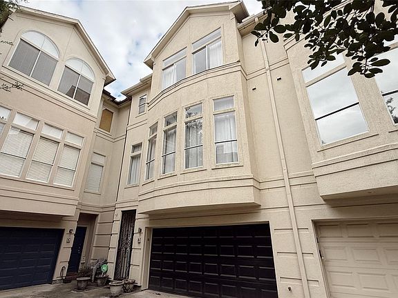 2nd image of 1107 Marconi St #B