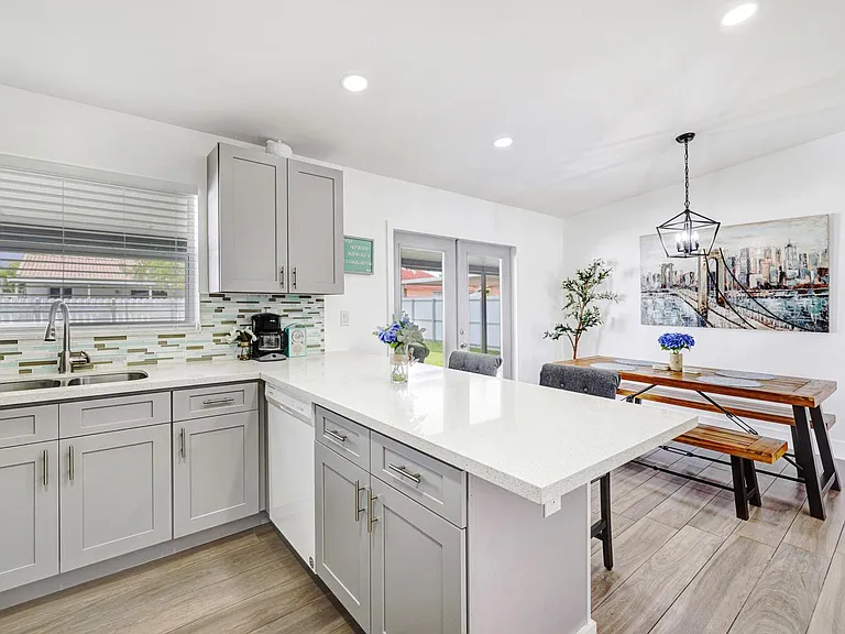 13835 SW 23rd Ter — Photo 24