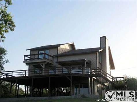 1st image of 450 Lakecreek Dr
