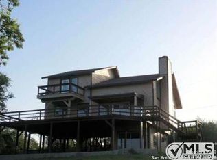 450 Lakecreek Dr, New Braunfels, TX 78130