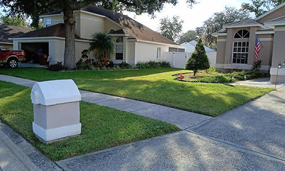 2nd image of 4303 Longfellow Dr