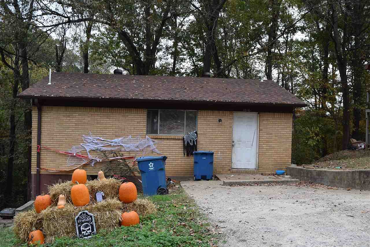 1616 Sanders Ave, Poplar Bluff, MO 63901 Zillow