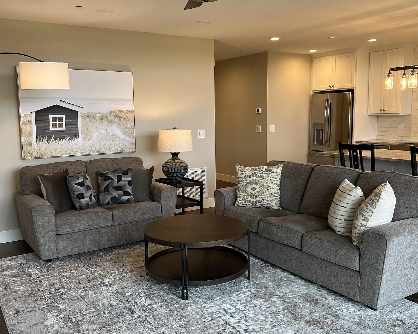 1 bed, 967 sqft, $2,600 — Photo 3