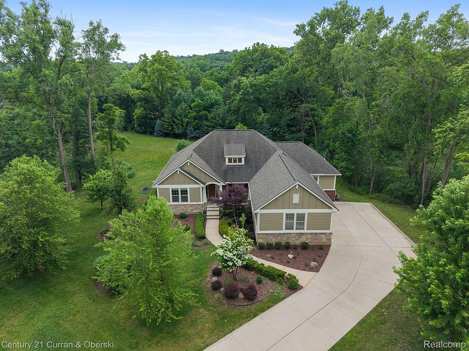 1st image of 34225 Thornbrook Dr
