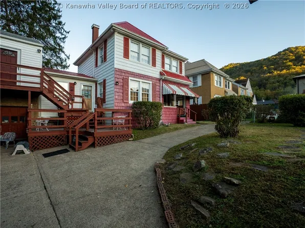 612C 5th Ave, Montgomery, WV 25136