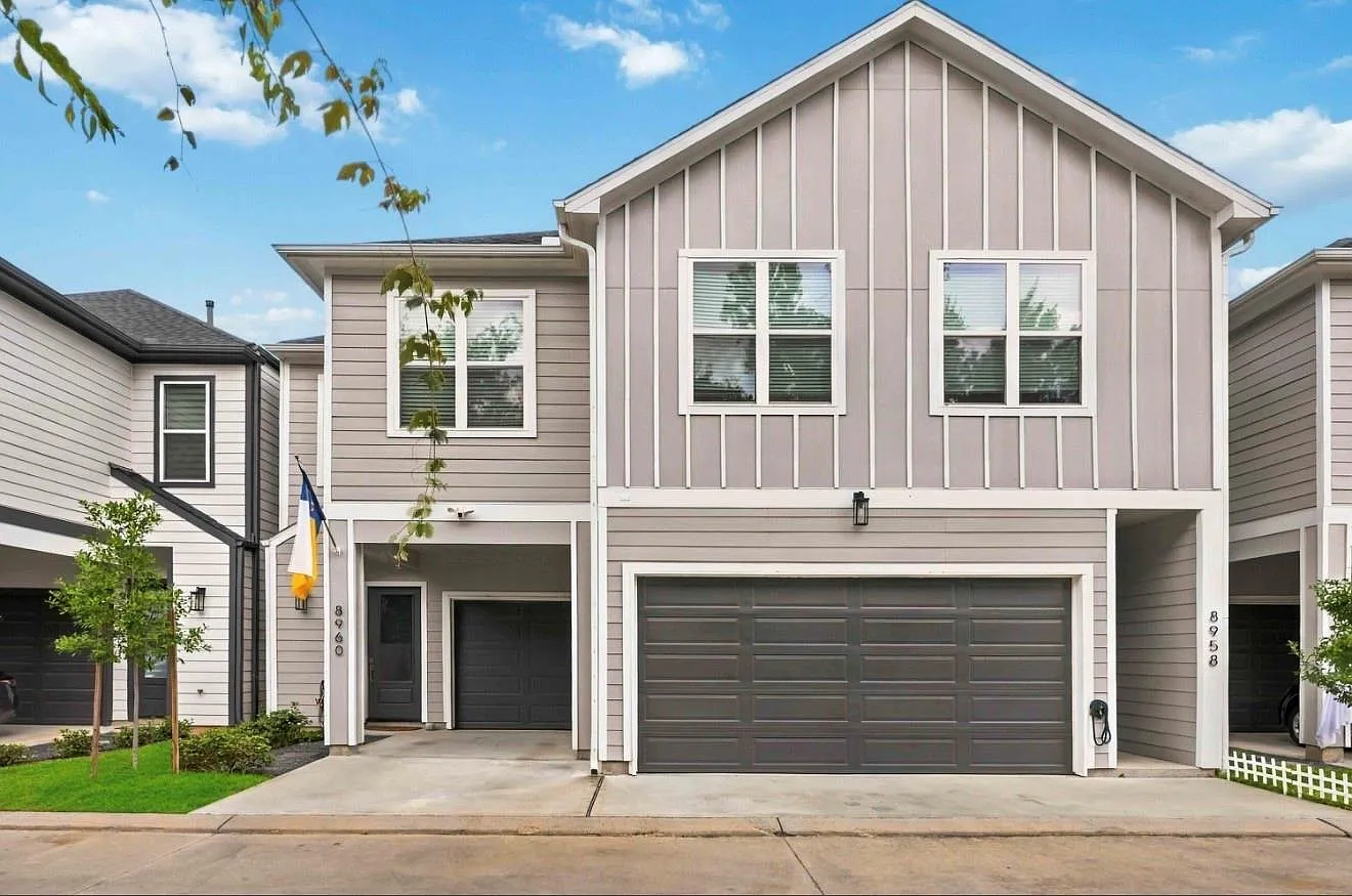 3 bed, 2.5 bath, 1385 sqft, $2,450 — Photo 1
