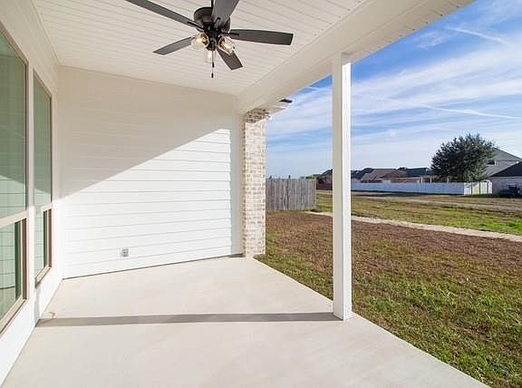 5th image of 225 Cove Pointe Dr