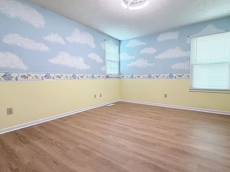 6112 Tarn Cir — Photo 35